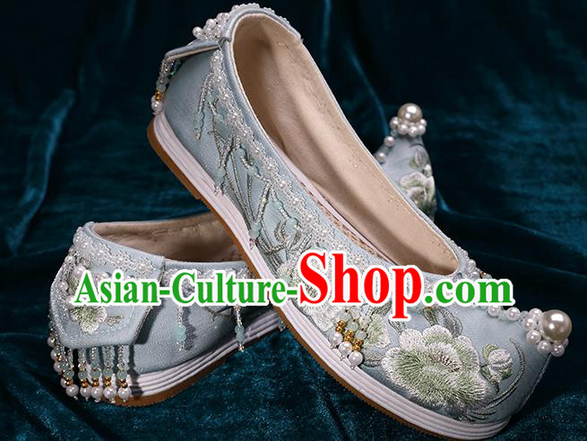 Chinese Traditional Embroidered Peony Shoes Handmade White Shoes Hanfu Pearls Shoes Chinese Traditional Embroidered Peony Shoes Handmade White Shoes Hanfu Pearls Shoes