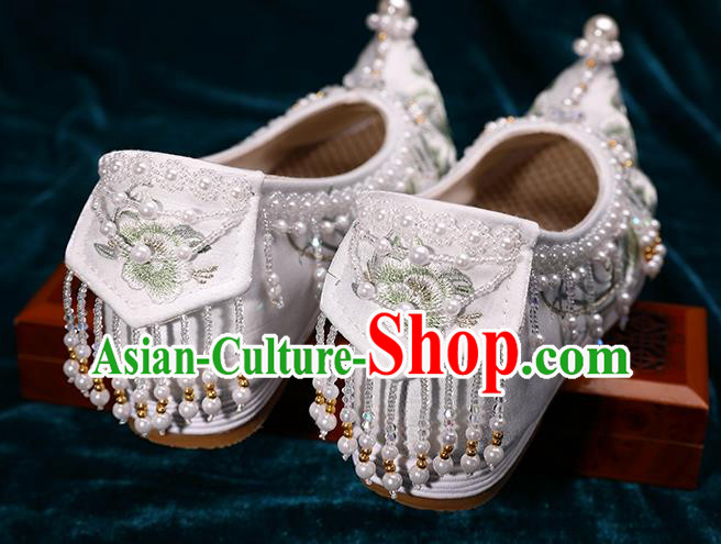 Chinese Traditional Embroidered Peony Shoes Handmade White Shoes Hanfu Pearls Shoes Chinese Traditional Embroidered Peony Shoes Handmade White Shoes Hanfu Pearls Shoes