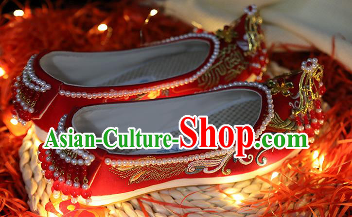 Chinese Embroidered Red Shoes Traditional Hanfu Pearls Shoes Ancient Bride Wedding Shoes Chinese Embroidered Red Shoes Traditional Hanfu Pearls Shoes Ancient Bride Wedding Shoes