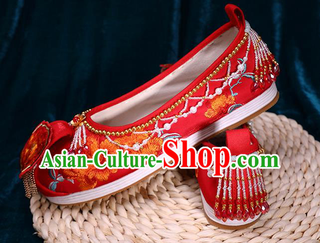 Chinese Traditional Hanfu Golden Beads Shoes Ancient Bride Red Shoes Wedding Embroidered Peony Shoes Chinese Traditional Hanfu Golden Beads Shoes Ancient Bride Red Shoes Wedding Embroidered Peony Shoes