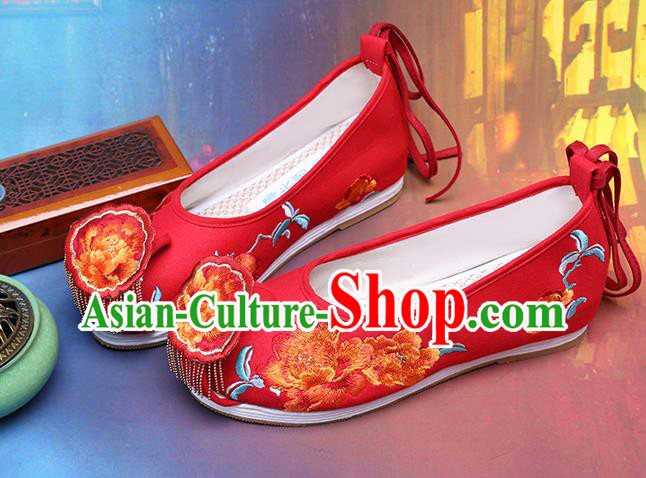 Chinese Ancient Bride Red Shoes Wedding Embroidered Peony Shoes Traditional Hanfu Golden Tassel Shoes