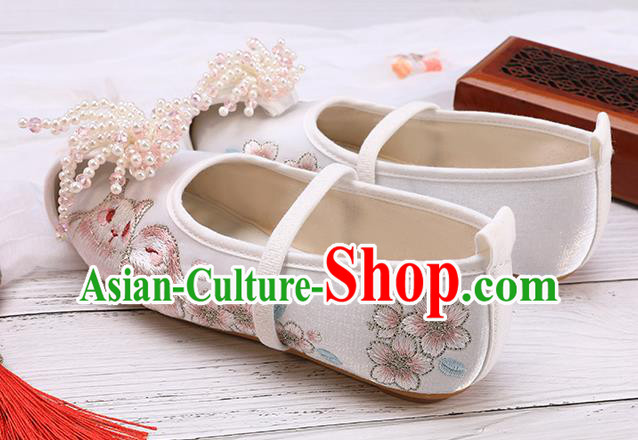 China Classical Hanfu Shoes Traditional Embroidered White Shoes for Kids China Classical Hanfu Shoes Traditional Embroidered White Shoes for Kids