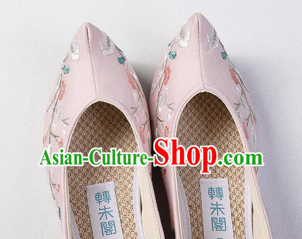 Chinese Handmade Embroidered Mangnolia Pink Shoes Traditional Ming Dynasty Princess Shoes Chinese Handmade Embroidered Mangnolia Pink Shoes Traditional Ming Dynasty Princess Shoes