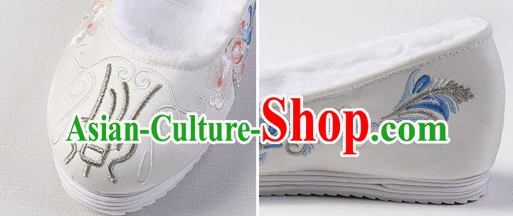Chinese Traditional Winter Shoes Handmade Embroidered Shoes Hanfu Cloth Shoes Chinese Traditional Winter Shoes Handmade Embroidered Shoes Hanfu Cloth Shoes