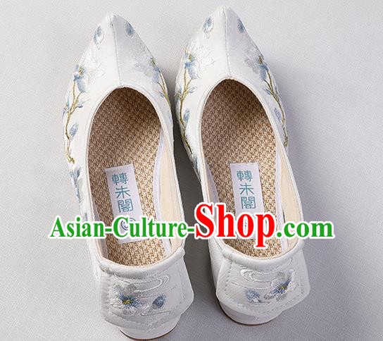 Chinese Handmade Embroidered Mangnolia Shoes Traditional Hanfu Shoes White Cloth Bow Shoes Chinese Handmade Embroidered Mangnolia Shoes Traditional Hanfu Shoes White Cloth Bow Shoes
