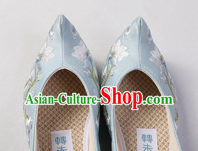 Chinese Traditional Ming Dynasty Hanfu Shoes Blue Satin Bow Shoes Embroidered Mangnolia Shoes Chinese Traditional Ming Dynasty Hanfu Shoes Blue Satin Bow Shoes Embroidered Mangnolia Shoes