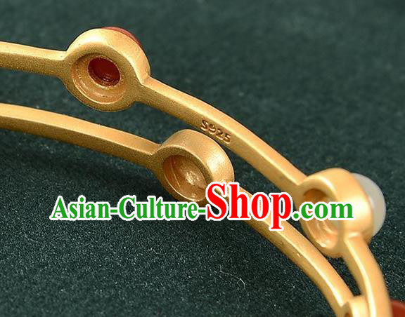China Handmade White Chalcedony Bracelet Accessories Traditional Golden Bangle Jewelry China Handmade White Chalcedony Bracelet Accessories Traditional Golden Bangle Jewelry