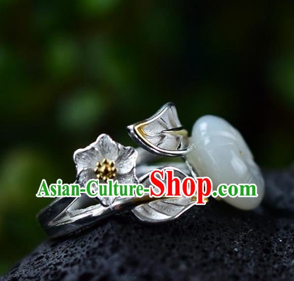 Chinese Classical Jade Plum Blossom Circlet Handmade Jewelry Accessories National Silver Carving Ring Chinese Classical Jade Plum Blossom Circlet Handmade Jewelry Accessories National Silver Carving Ring