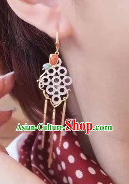 China Traditional Shell Ear Jewelry Accessories Classical Cheongsam Golden Tassel Earrings China Traditional Shell Ear Jewelry Accessories Classical Cheongsam Golden Tassel Earrings