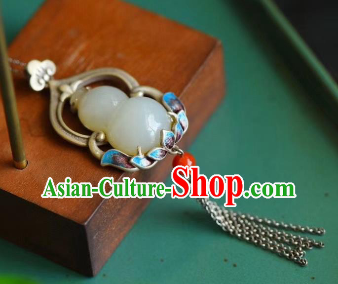 China Traditional Cheongsam Jade Gourd Necklace Jewelry Handmade Silver Tassel Necklet Pendant Accessories China Traditional Cheongsam Jade Gourd Necklace Jewelry Handmade Silver Tassel Necklet Pendant Accessories