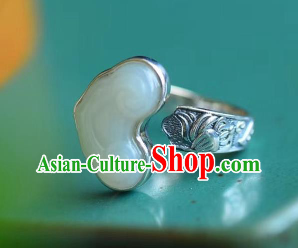 Chinese National Silver Carving Ring Handmade Jewelry Accessories Classical Jade Cloud Circlet Chinese National Silver Carving Ring Handmade Jewelry Accessories Classical Jade Cloud Circlet