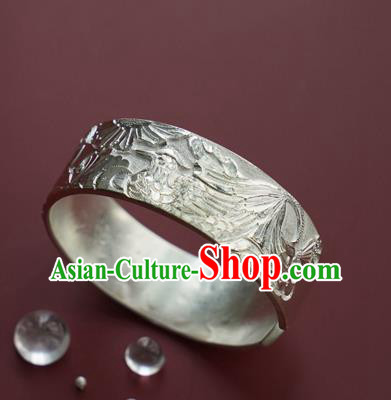 China Handmade Silver Bracelet Traditional National Carving Lotus Bangle Jewelry Accessories China Handmade Silver Bracelet Traditional National Carving Lotus Bangle Jewelry Accessories