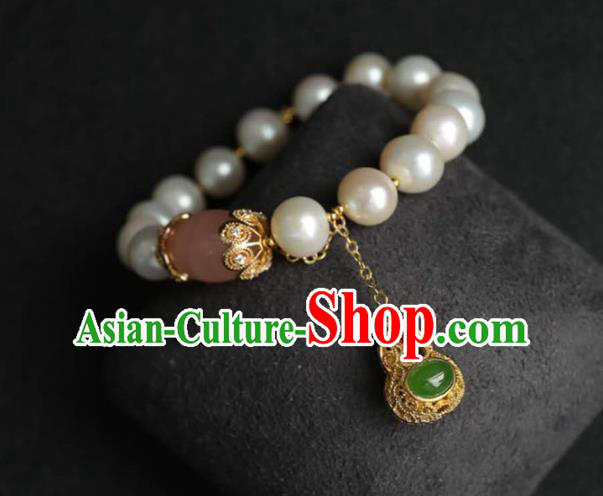 China Handmade Golden Gourd Tassel Bracelet Traditional Jewelry Accessories National Pearls Bangle China Handmade Golden Gourd Tassel Bracelet Traditional Jewelry Accessories National Pearls Bangle