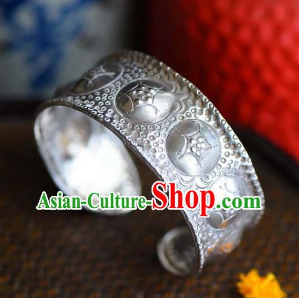 China Handmade Silver Carving Cloud Bracelet Traditional Jewelry Accessories National Ethnic Bangle China Handmade Silver Carving Cloud Bracelet Traditional Jewelry Accessories National Ethnic Bangle