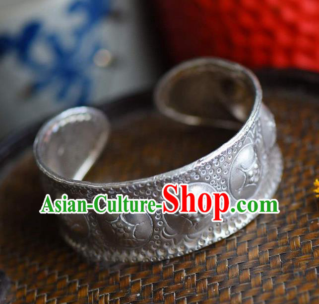 China Handmade Silver Carving Cloud Bracelet Traditional Jewelry Accessories National Ethnic Bangle China Handmade Silver Carving Cloud Bracelet Traditional Jewelry Accessories National Ethnic Bangle