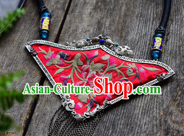 Chinese Classical Embroidered Necklet Pendant Handmade National Necklace Ethnic Silver Accessories Chinese Classical Embroidered Necklet Pendant Handmade National Necklace Ethnic Silver Accessories