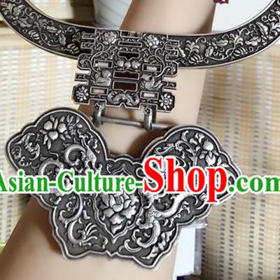 China Traditional Silver Carving Butterfly Longevity Lock Jewelry Accessories National Wedding Necklace Pendant