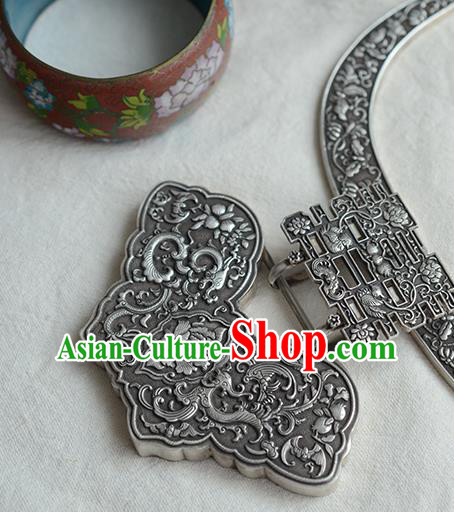 China Traditional Silver Carving Butterfly Longevity Lock Jewelry Accessories National Wedding Necklace Pendant China Traditional Silver Carving Butterfly Longevity Lock Jewelry Accessories National Wedding Necklace Pendant