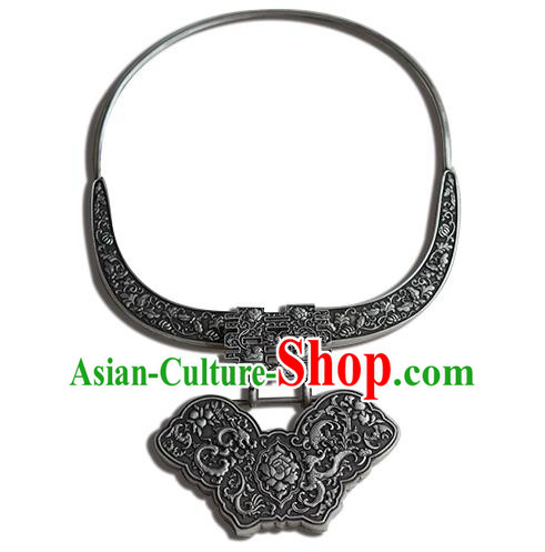 China Traditional Silver Carving Butterfly Longevity Lock Jewelry Accessories National Wedding Necklace Pendant China Traditional Silver Carving Butterfly Longevity Lock Jewelry Accessories National Wedding Necklace Pendant