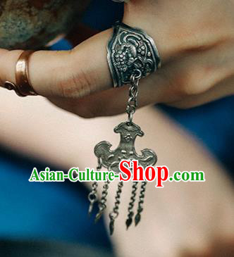 China Handmade Silver Carving Ring Traditional Jewelry Accessories Tassel Circlet China Handmade Silver Carving Ring Traditional Jewelry Accessories Tassel Circlet
