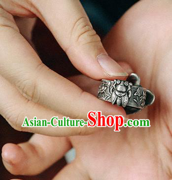 China Traditional Circlet Handmade Silver Carving Bat Ring Jewelry Accessories China Traditional Circlet Handmade Silver Carving Bat Ring Jewelry Accessories