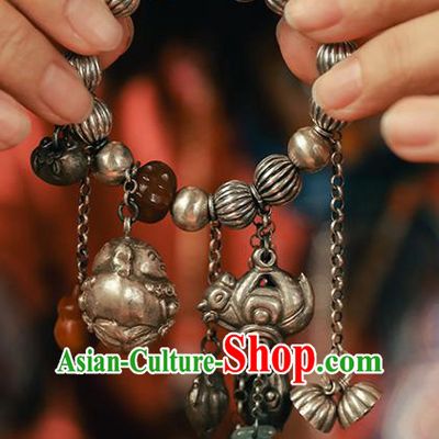 China Classical Silver Tassel Wristlet Chain Traditional Bracelet Accessories Bangle Jewelry