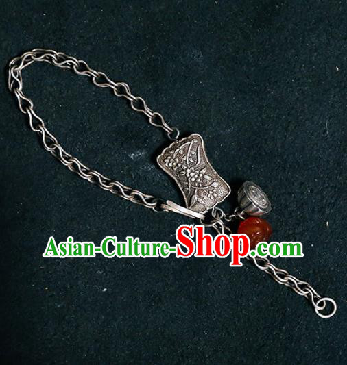 China Traditional Silver Lotus Bracelet Accessories Classical Agate Tassel Wristlet Chain Bangle Jewelry China Traditional Silver Lotus Bracelet Accessories Classical Agate Tassel Wristlet Chain Bangle Jewelry