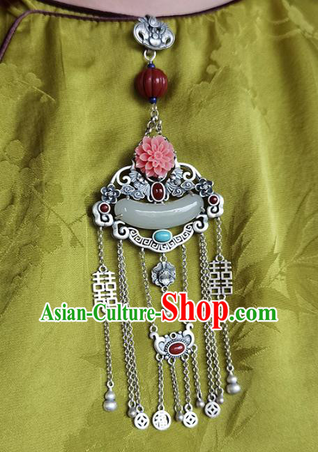 Chinese Handmade National Silver Tassel Breastpin Pendant Cheongsam Jewelry Accessories Classical Jade Brooch Chinese Handmade National Silver Tassel Breastpin Pendant Cheongsam Jewelry Accessories Classical Jade Brooch