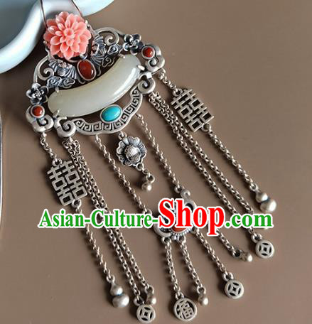 Chinese Handmade National Silver Tassel Breastpin Pendant Cheongsam Jewelry Accessories Classical Jade Brooch Chinese Handmade National Silver Tassel Breastpin Pendant Cheongsam Jewelry Accessories Classical Jade Brooch