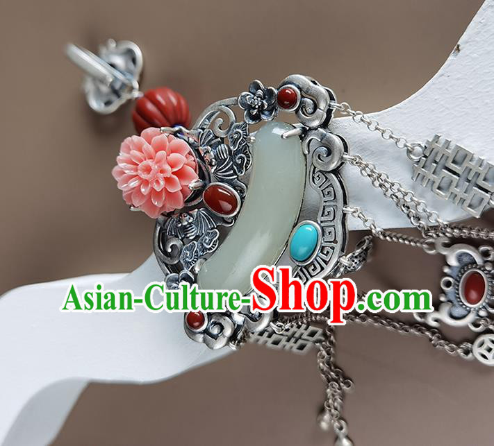 Chinese Handmade National Silver Tassel Breastpin Pendant Cheongsam Jewelry Accessories Classical Jade Brooch Chinese Handmade National Silver Tassel Breastpin Pendant Cheongsam Jewelry Accessories Classical Jade Brooch