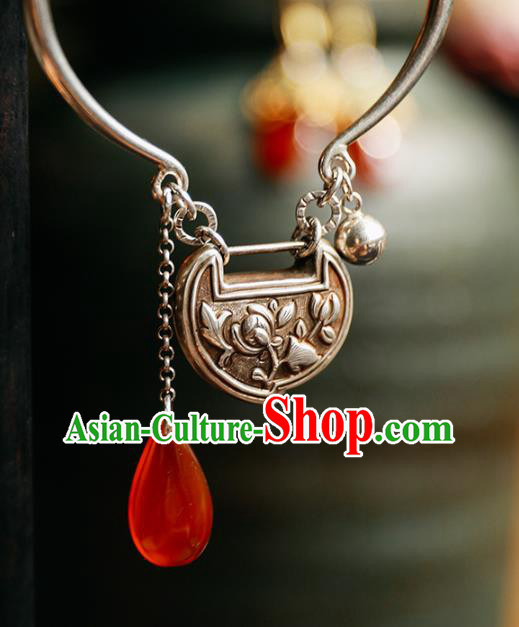 China Traditional Silver Carving Peach Bracelet Accessories Classical Bangle Tassel Wristlet Jewelry China Traditional Silver Carving Peach Bracelet Accessories Classical Bangle Tassel Wristlet Jewelry