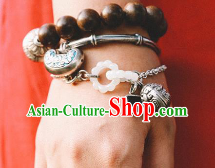 China Traditional White Jade Rings Bracelet Accessories Classical Bangle Silver Bell Wristlet Jewelry China Traditional White Jade Rings Bracelet Accessories Classical Bangle Silver Bell Wristlet Jewelry