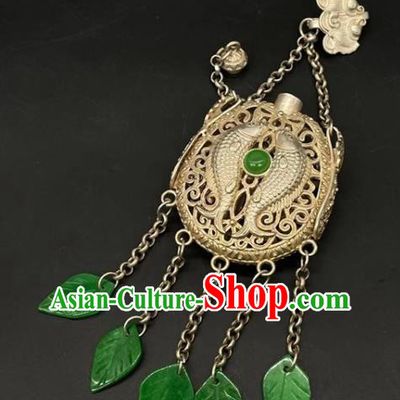 Chinese Handmade National Chrysoprase Sachet Pendant Cheongsam Jewelry Classical Golden Waist Accessories