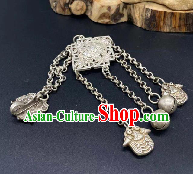 Chinese Handmade National Pendant Jewelry Classical Ethnic Accessories Silver Bells Tassel Brooch Chinese Handmade National Pendant Jewelry Classical Ethnic Accessories Silver Bells Tassel Brooch