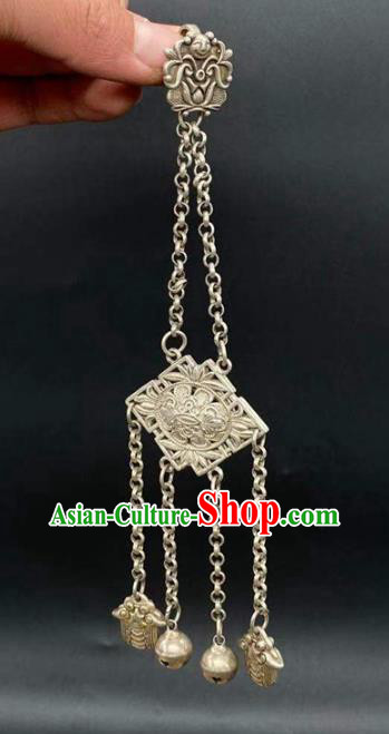 Chinese Handmade National Pendant Jewelry Classical Ethnic Accessories Silver Bells Tassel Brooch Chinese Handmade National Pendant Jewelry Classical Ethnic Accessories Silver Bells Tassel Brooch