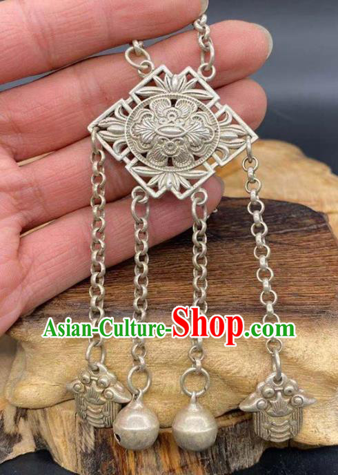 Chinese Handmade National Pendant Jewelry Classical Ethnic Accessories Silver Bells Tassel Brooch Chinese Handmade National Pendant Jewelry Classical Ethnic Accessories Silver Bells Tassel Brooch