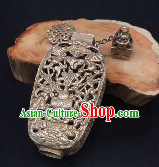 Chinese Handmade National Sachet Pendant Jewelry Classical Ethnic Accessories Carving Gourd Brooch Chinese Handmade National Sachet Pendant Jewelry Classical Ethnic Accessories Carving Gourd Brooch