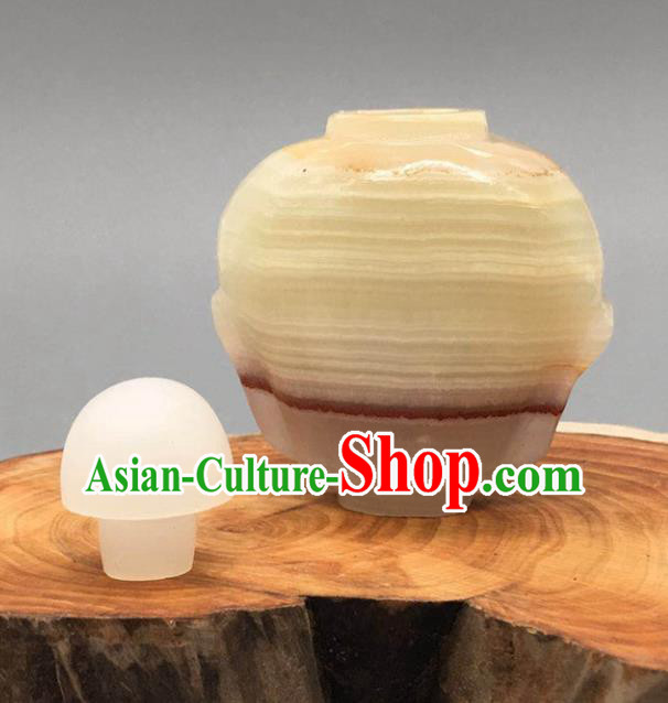 China Handmade Collection Tabatiere Anatomique Traditional Jade Carving Snuff Bottle China Handmade Collection Tabatiere Anatomique Traditional Jade Carving Snuff Bottle
