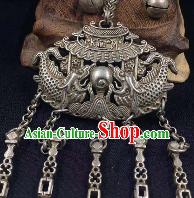 Chinese Handmade Carving Fishes Brooch Classical Ethnic Accessories National Silver Pendant Jewelry Chinese Handmade Carving Fishes Brooch Classical Ethnic Accessories National Silver Pendant Jewelry
