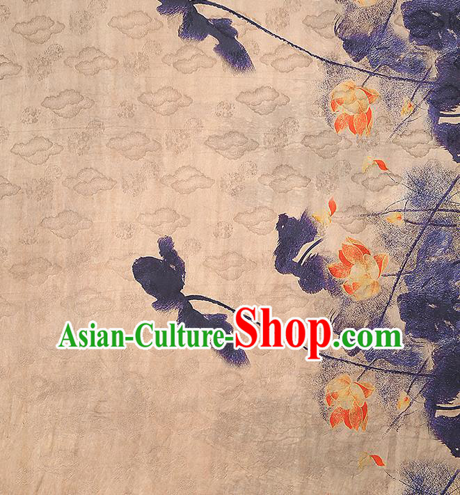 China Traditional Silk Fabric Classical Lotus Pattern Gambiered Guangdong Gauze Cheongsam Drapery China Traditional Silk Fabric Classical Lotus Pattern Gambiered Guangdong Gauze Cheongsam Drapery