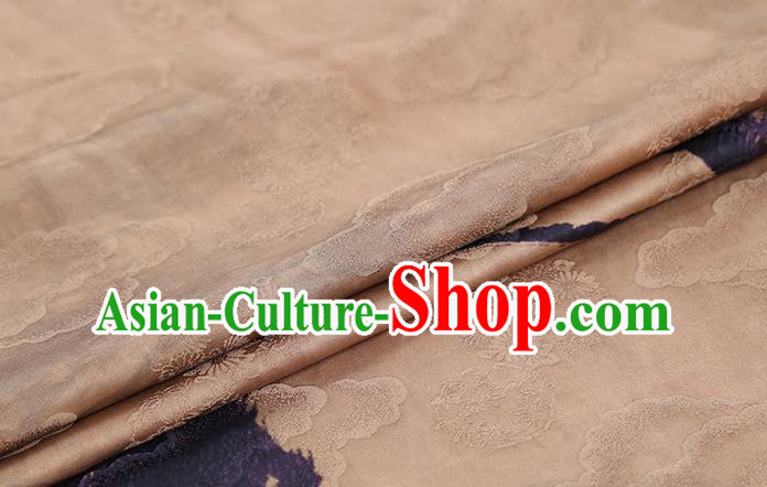 China Traditional Silk Fabric Classical Lotus Pattern Gambiered Guangdong Gauze Cheongsam Drapery China Traditional Silk Fabric Classical Lotus Pattern Gambiered Guangdong Gauze Cheongsam Drapery