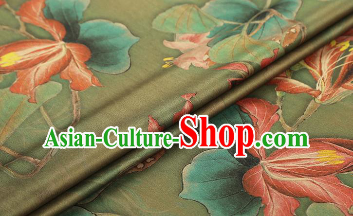 Chinese Traditional Green Silk Drapery Cheongsam Gambiered Guangdong Gauze Fabric Classical Flowers Pattern Brocade Chinese Traditional Green Silk Drapery Cheongsam Gambiered Guangdong Gauze Fabric Classical Flowers Pattern Brocade