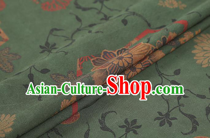 Chinese Traditional Qipao Dress Gambiered Guangdong Gauze Fabric Classical Chrysanthemum Pattern Green Silk Drapery Chinese Traditional Qipao Dress Gambiered Guangdong Gauze Fabric Classical Chrysanthemum Pattern Green Silk Drapery