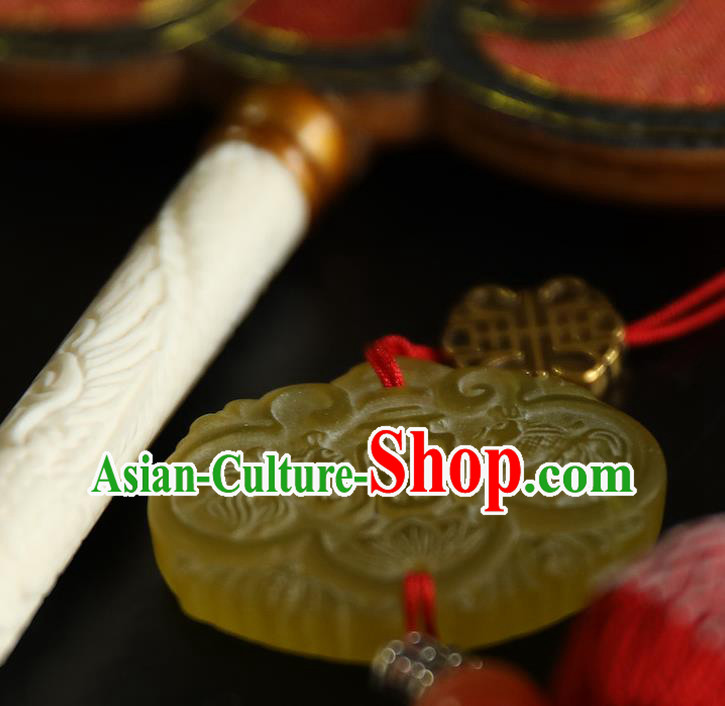 China Traditional Hanfu Red Silk Fan Handmade Butterfly Pattern Fans Wedding Palace Fan China Traditional Hanfu Red Silk Fan Handmade Butterfly Pattern Fans Wedding Palace Fan