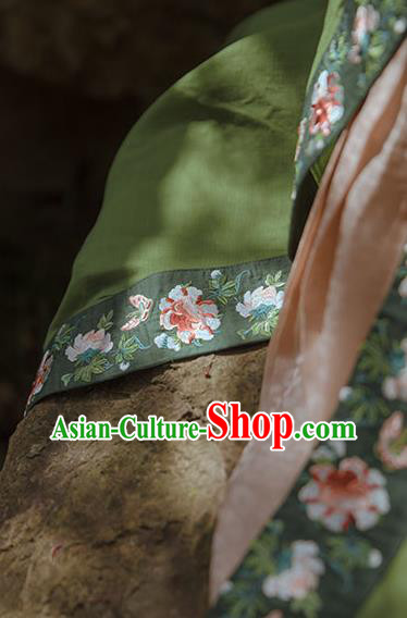 China Traditional Song Dynasty Nobility Lady Dress Clothing Ancient Royal Princess Embroidered Hanfu Costumes China Traditional Song Dynasty Nobility Lady Dress Clothing Ancient Royal Princess Embroidered Hanfu Costumes
