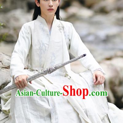 China Romance Drama The Blessed Girl Yin Xiao Costumes Traditional Noble Childe Clothing Ancient Swordsman White Garments and Headpieces
