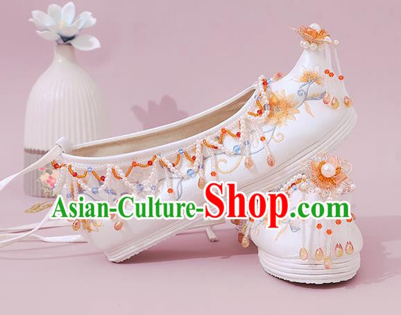 China Traditional National Shoes Classical Beads Tassel Shoes Embroidered Shoes China Traditional National Shoes Classical Beads Tassel Shoes Embroidered Shoes