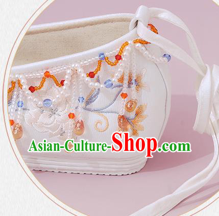 China Traditional National Shoes Classical Beads Tassel Shoes Embroidered Shoes China Traditional National Shoes Classical Beads Tassel Shoes Embroidered Shoes