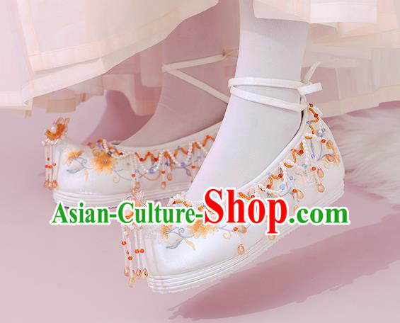 China Traditional National Shoes Classical Beads Tassel Shoes Embroidered Shoes China Traditional National Shoes Classical Beads Tassel Shoes Embroidered Shoes