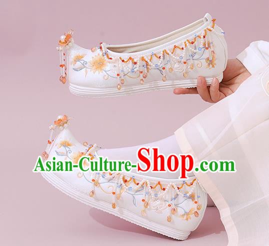 China Traditional National Shoes Classical Beads Tassel Shoes Embroidered Shoes China Traditional National Shoes Classical Beads Tassel Shoes Embroidered Shoes
